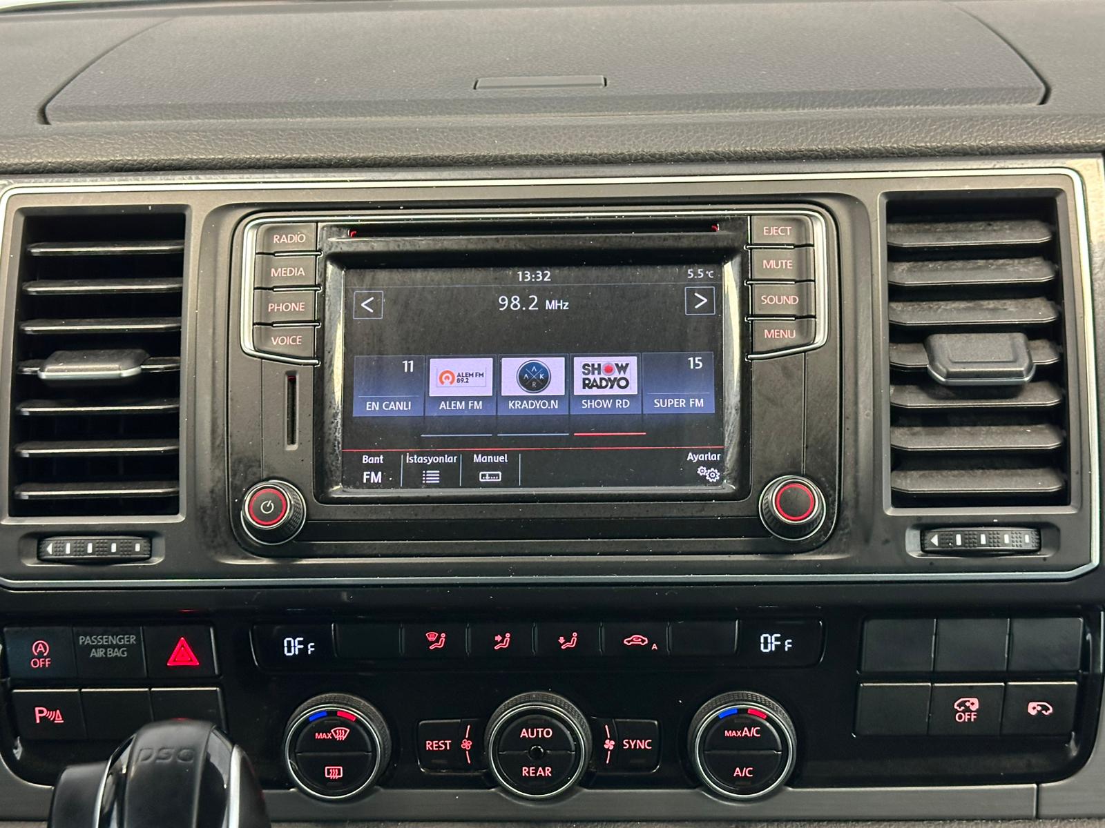 VOLKSWAGEN CARAVELLE 17